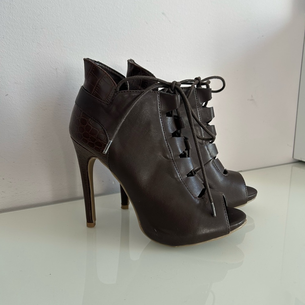 Wild Diva Dark Brown Lace-Up Heeled Boots